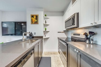25 Gore Vale Ave in Toronto, ON - Building Photo - Building Photo