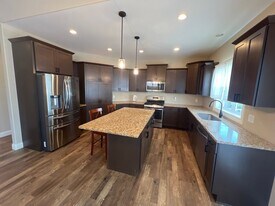 8916 Pine Hollow Pl in Verona, WI - Building Photo