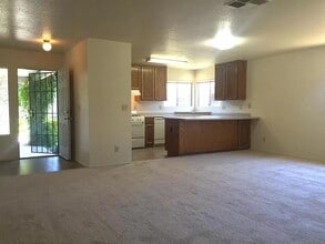 2610 Pernie Trl in Redding, CA - Building Photo - Building Photo