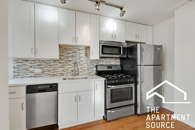 2519 W Leland Ave, Unit C1 in Chicago, IL - Building Photo - Building Photo