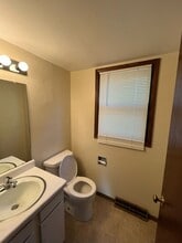 605-607 Margate Dr in Janesville, WI - Building Photo - Building Photo