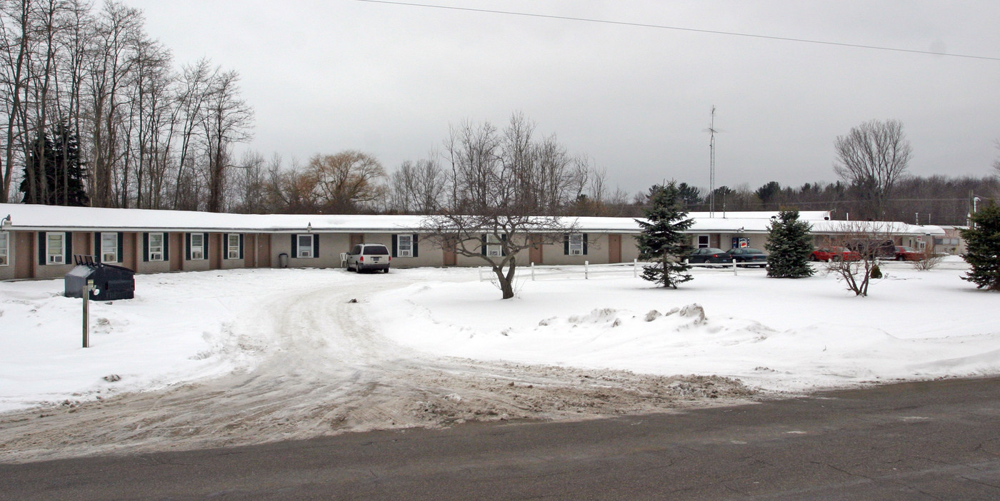 Northside Motel in Muskegon, MI - Building Photo