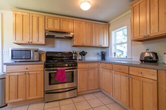 6406 SE 44th Ave in Portland, OR - Building Photo - Building Photo