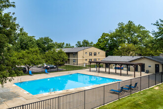 Clear Point Gardens in Columbus, OH - Foto de edificio - Building Photo