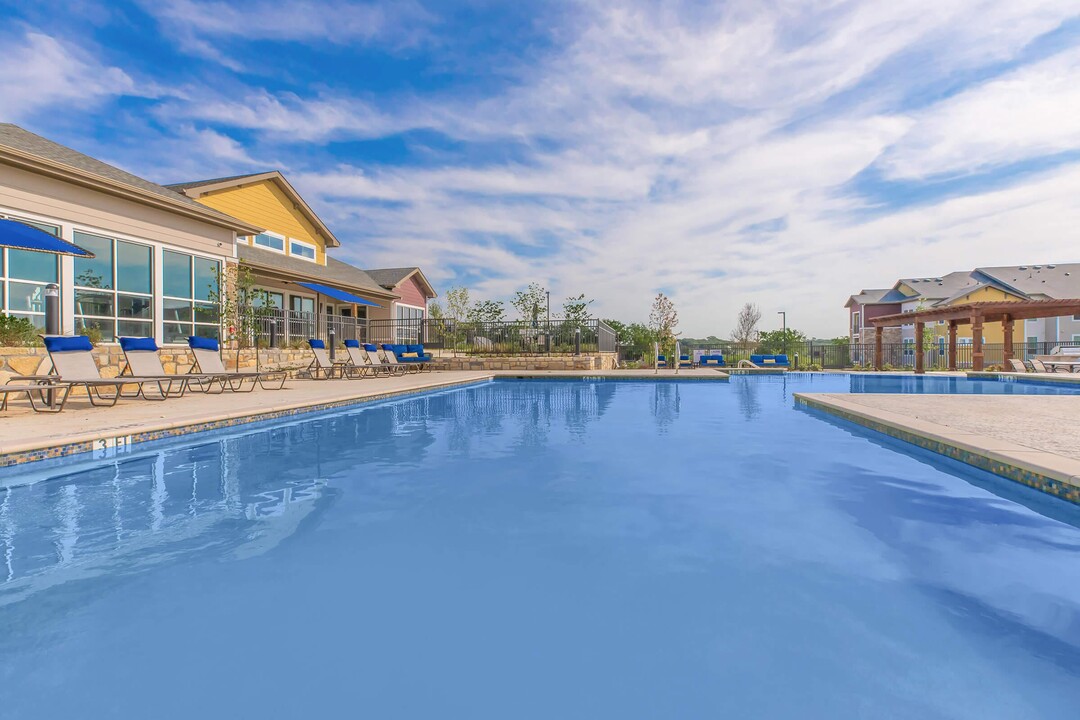 McKinney Falls Apartments in Austin, TX - Building Photo