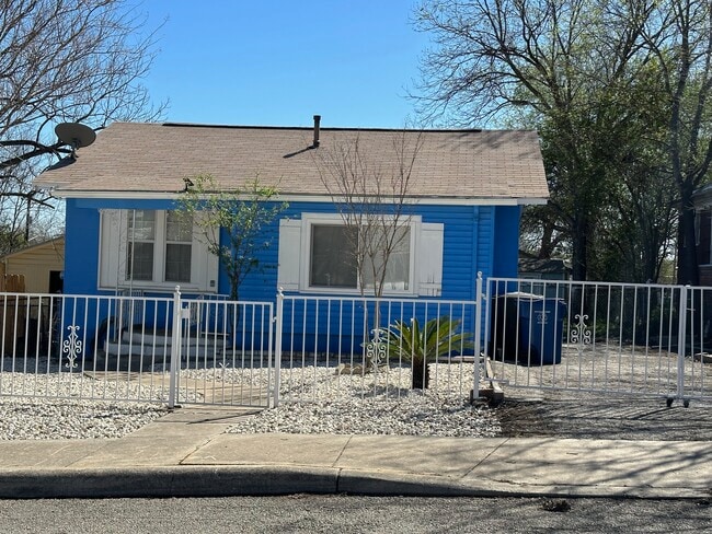 1030 Canton in San Antonio, TX - Building Photo - Building Photo