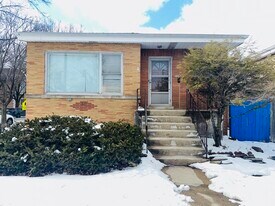 3000 N Austin Ave in Chicago, IL - Building Photo