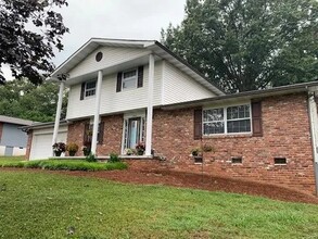 11913 Berwick Ln in Knoxville, TN - Building Photo - Building Photo