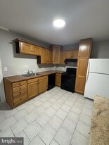 609 W 3rd St in Florence, NJ - Building Photo