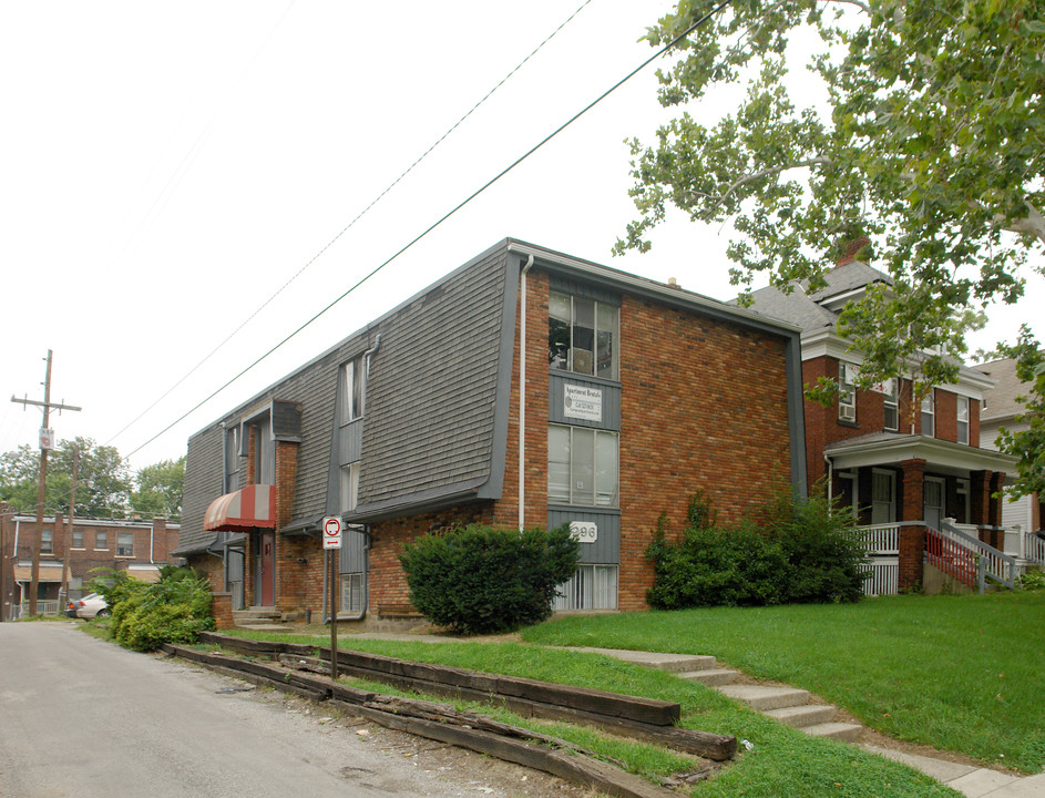 296 E 17th Ave in Columbus, OH - Building Photo