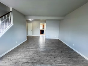Parkview Townhomes in Columbus, IN - Foto de edificio - Building Photo