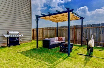 17719 Dockery Dr in Elgin, TX - Building Photo - Building Photo