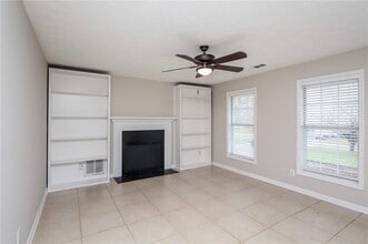 334 Cobblestone Rd in Auburn, GA - Foto de edificio - Building Photo