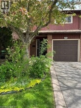 2301 Cavendish Dr in Burlington, ON - Building Photo - Building Photo