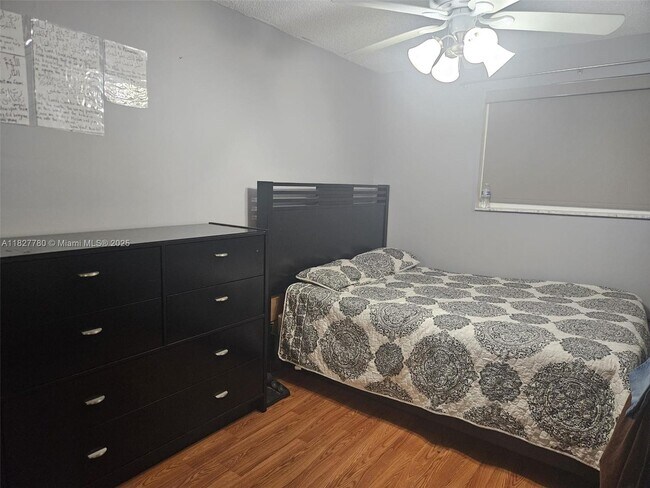 7175 Nova Dr in Davie, FL - Building Photo - Building Photo