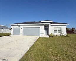 1823 NE 2nd Terrace in Cape Coral, FL - Building Photo