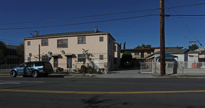 2000 Griffin Ave in Los Angeles, CA - Building Photo - Building Photo