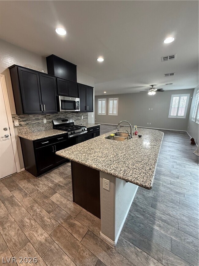 5705 Colbert St in North Las Vegas, NV - Building Photo - Building Photo