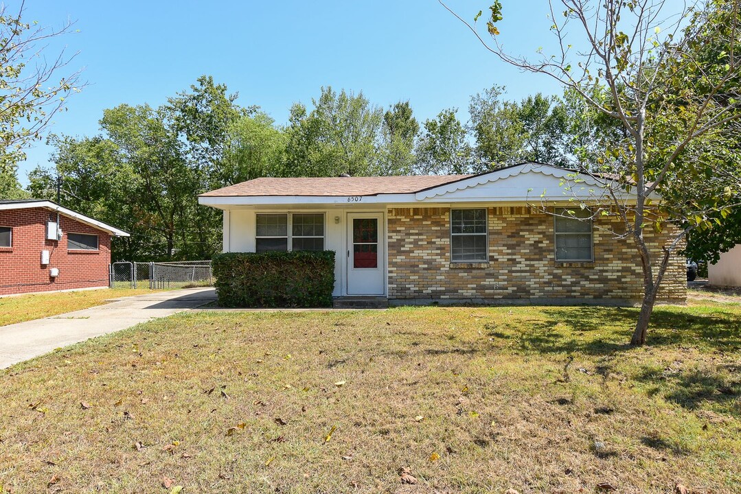 6507 Oriole Cir in Greenville, TX - Building Photo