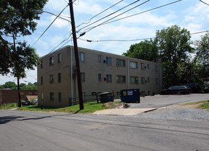 5029 B St SE in Washington, DC - Building Photo - Building Photo