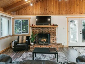 587 Arrowhead Villa Rd in Lake Arrowhead, CA - Building Photo - Building Photo