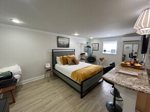 French Quarter Apartments in Atlanta, GA - Building Photo - Building Photo