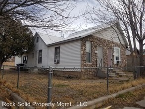 1002 Edith Blvd SE in Albuquerque, NM - Foto de edificio - Building Photo