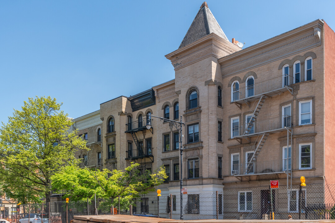 679 Vanderbilt Ave in Brooklyn, NY - Foto de edificio