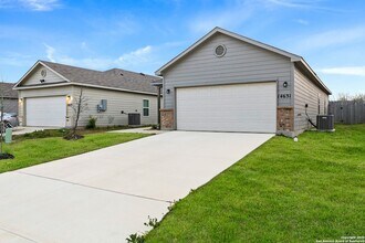 14631 Stirrup Trce, Unit 1201 in Elmendorf, TX - Building Photo - Building Photo