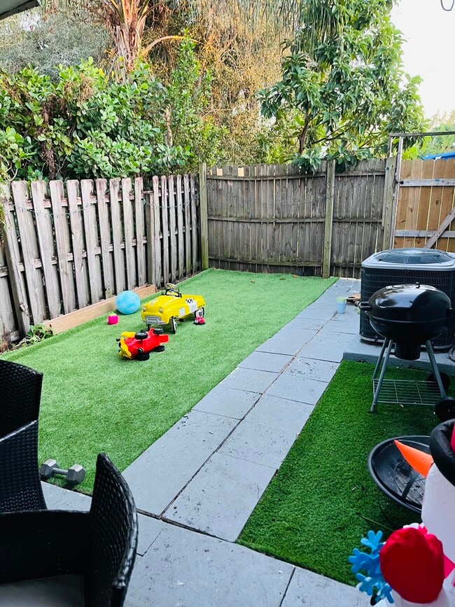 3451 48th Ln S in Lake Worth Beach, FL - Building Photo - Building Photo