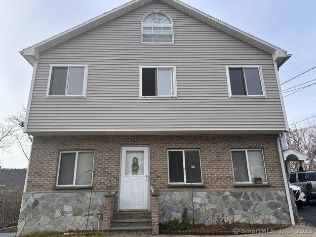42 High St-Unit -2nd Flr in Naugatuck, CT - Building Photo
