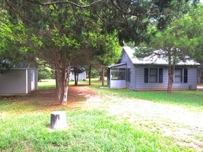 3066 Philpott Rd in South Boston, VA - Building Photo - Building Photo