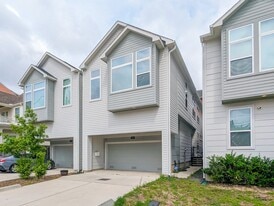 2204 Beall St in Houston, TX - Building Photo