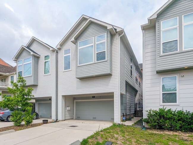 property at 2204 Beall St
