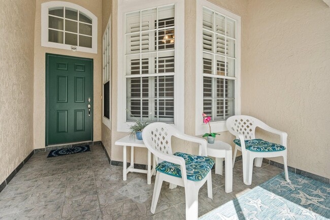 1594 SW Harbour Isles Cir in Port St. Lucie, FL - Building Photo - Building Photo