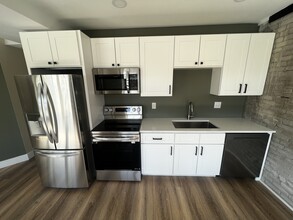 208 S Jackson St in Jackson, MI - Building Photo - Building Photo