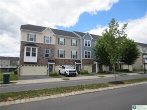 2407 Cook Dr in Easton, PA - Building Photo - Building Photo