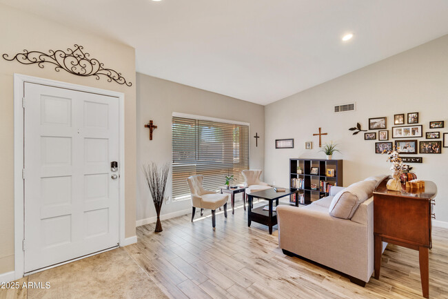2328 W Nopal Ave in Mesa, AZ - Building Photo - Building Photo