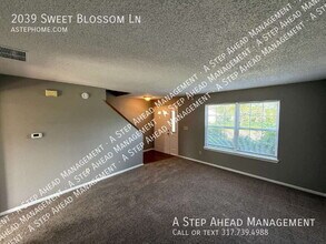 2039 Sweet Blossom Ln in Indianapolis, IN - Building Photo - Building Photo