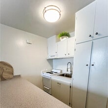 Kerrwood Manor in Long Beach, CA - Building Photo - Building Photo