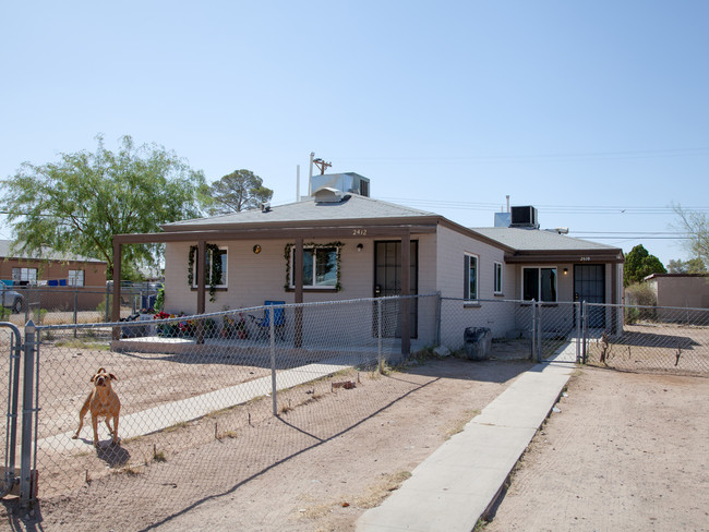 2410 East Cameron Vista Apartments in Tucson, AZ - Building Photo - Building Photo