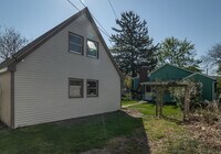 215 W John St photo'