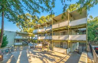 Redwood Crest Apartments in Oakland, CA - Building Photo - Building Photo