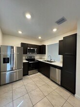 557 NE 5th Terrace in Florida City, FL - Building Photo - Building Photo