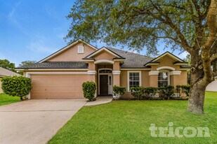 13730 Fish Eagle Dr W in Jacksonville, FL - Building Photo