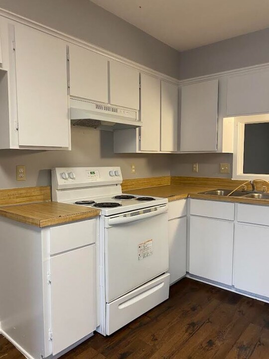 2408 Bandera Dr, Unit B in College Station, TX - Building Photo