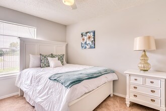 Serenity Apartments at the Park in Montgomery, AL - Foto de edificio - Building Photo