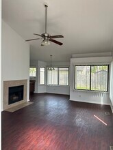 1002 Pheasant Run Ln in Aurora, IL - Building Photo - Building Photo