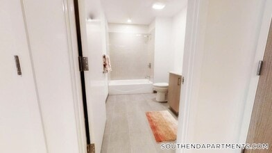 150 Camden St, Unit 404 in Boston, MA - Foto de edificio - Building Photo