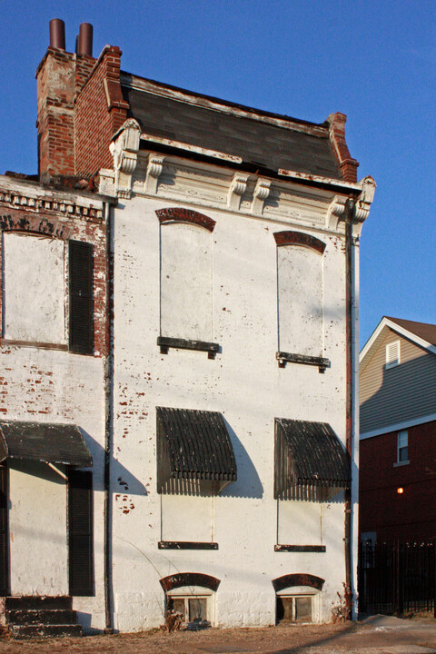 2123 Madison Street in St. Louis, MO - Building Photo